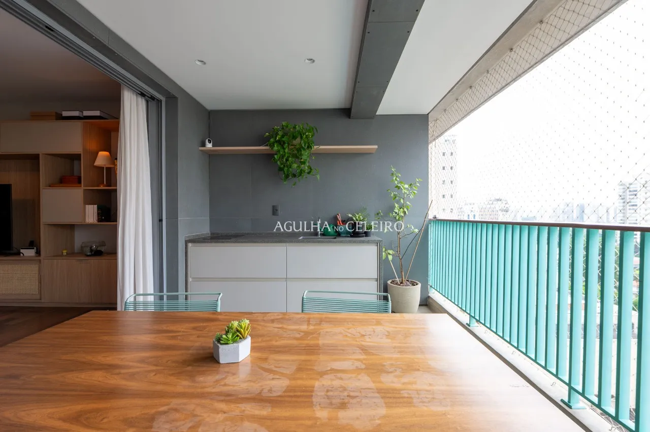 Apartamento em prédio novo à venda em Moema Pássaros. – 20784