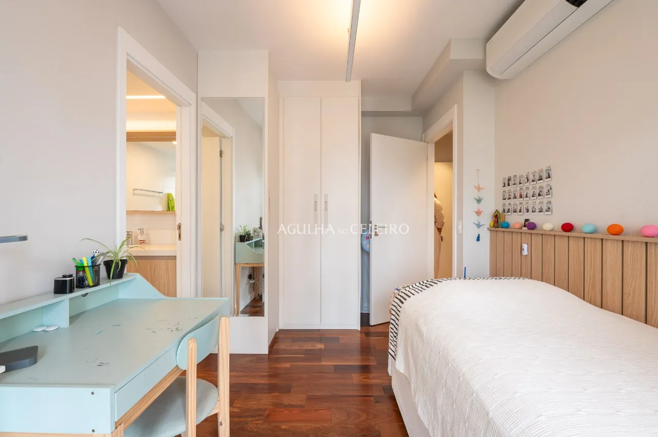 Apartamento em prédio novo à venda em Moema Pássaros. – 20784