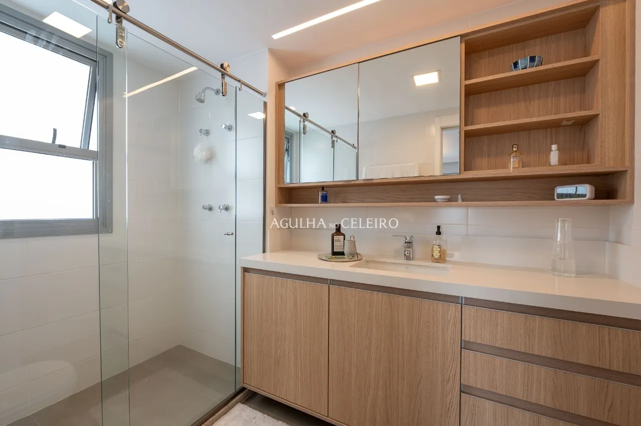 Apartamento em prédio novo à venda em Moema Pássaros. – 20784