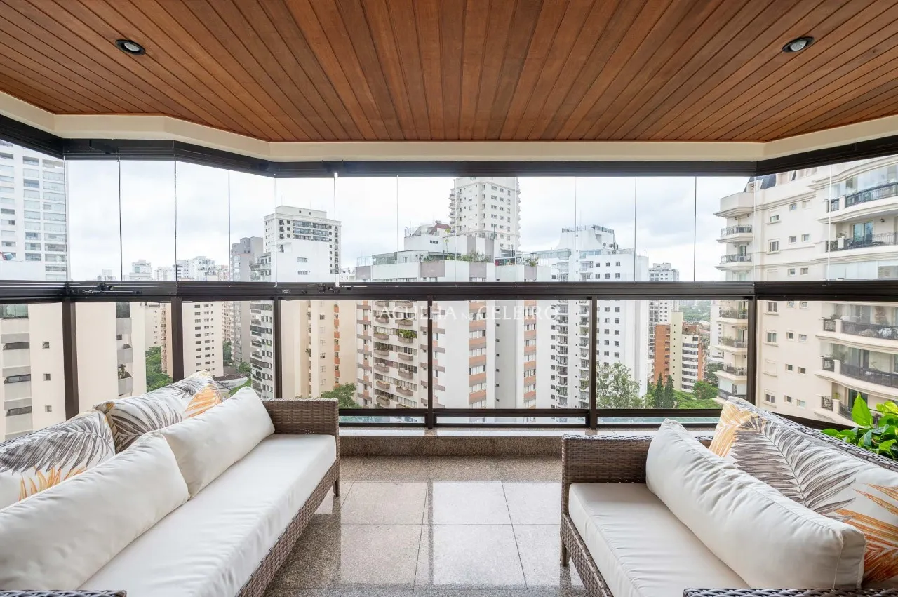 Apartamento com planta diferenciada na melhor localização do Campo Belo. – 20871