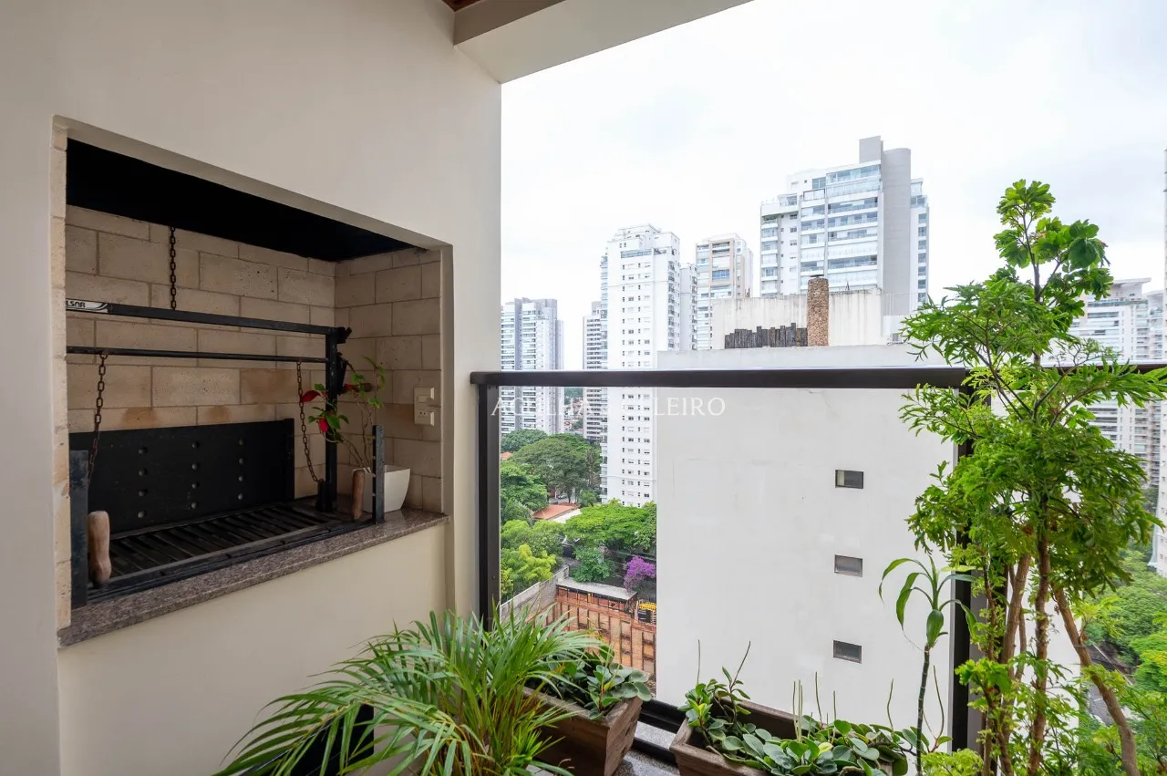 Apartamento com planta diferenciada na melhor localização do Campo Belo. – 20871