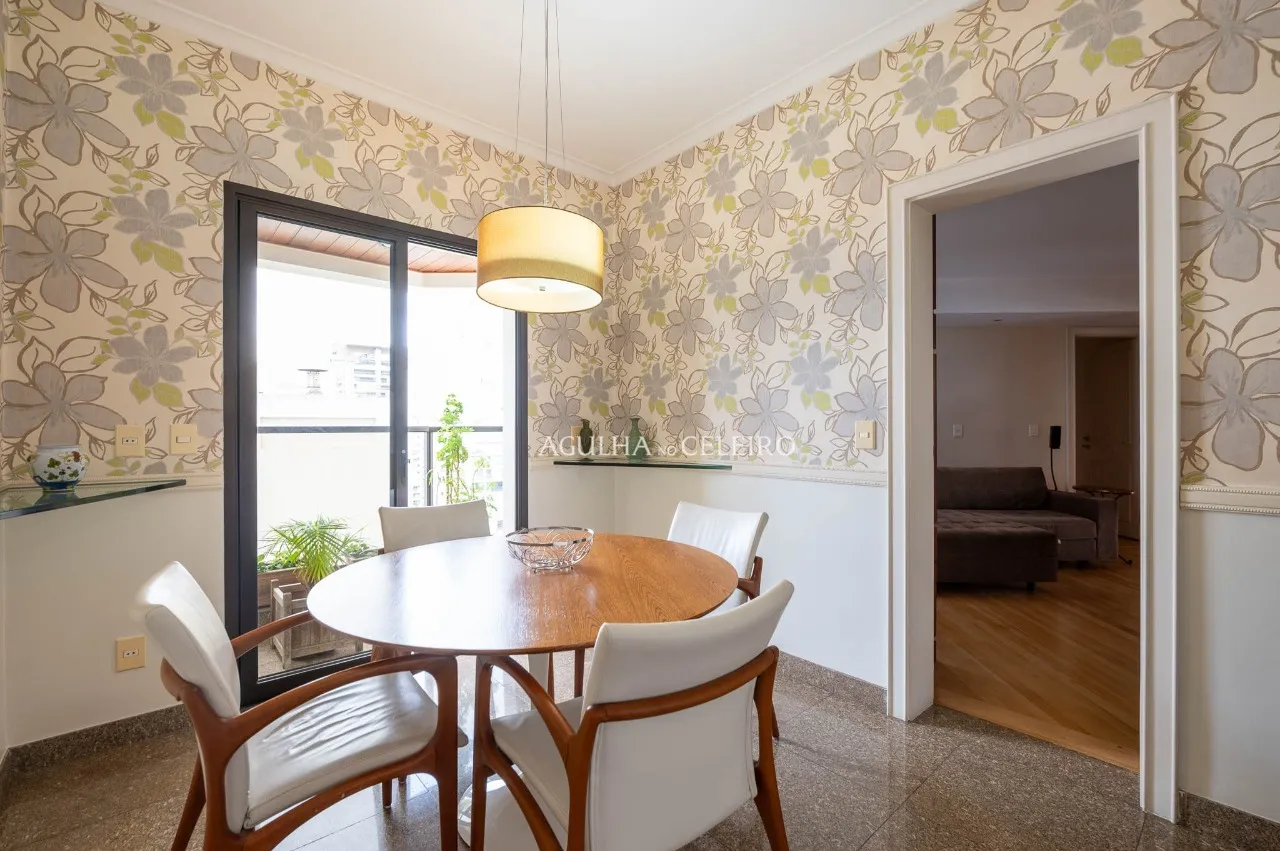 Apartamento com planta diferenciada na melhor localização do Campo Belo. – 20871