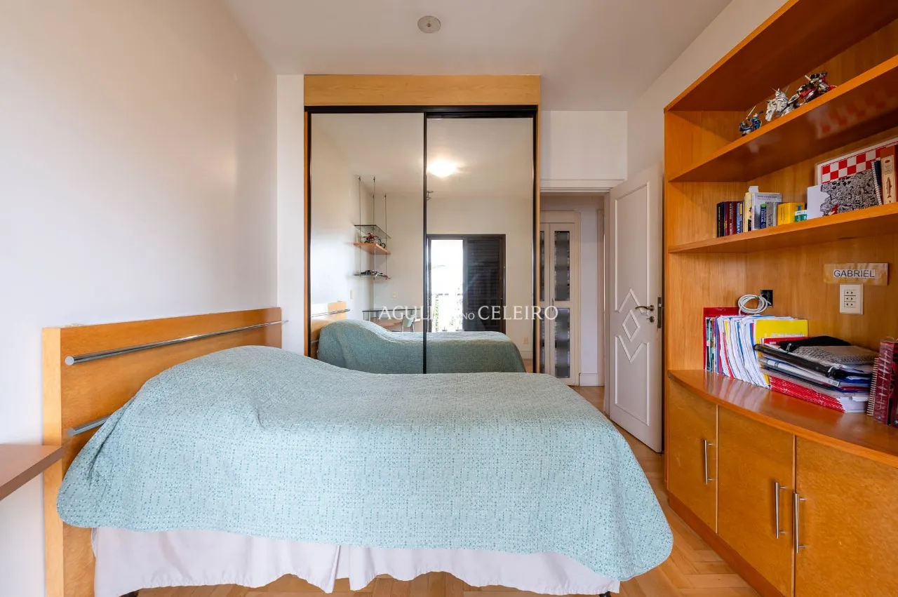 Apartamento com planta diferenciada na melhor localização do Campo Belo. – 20871