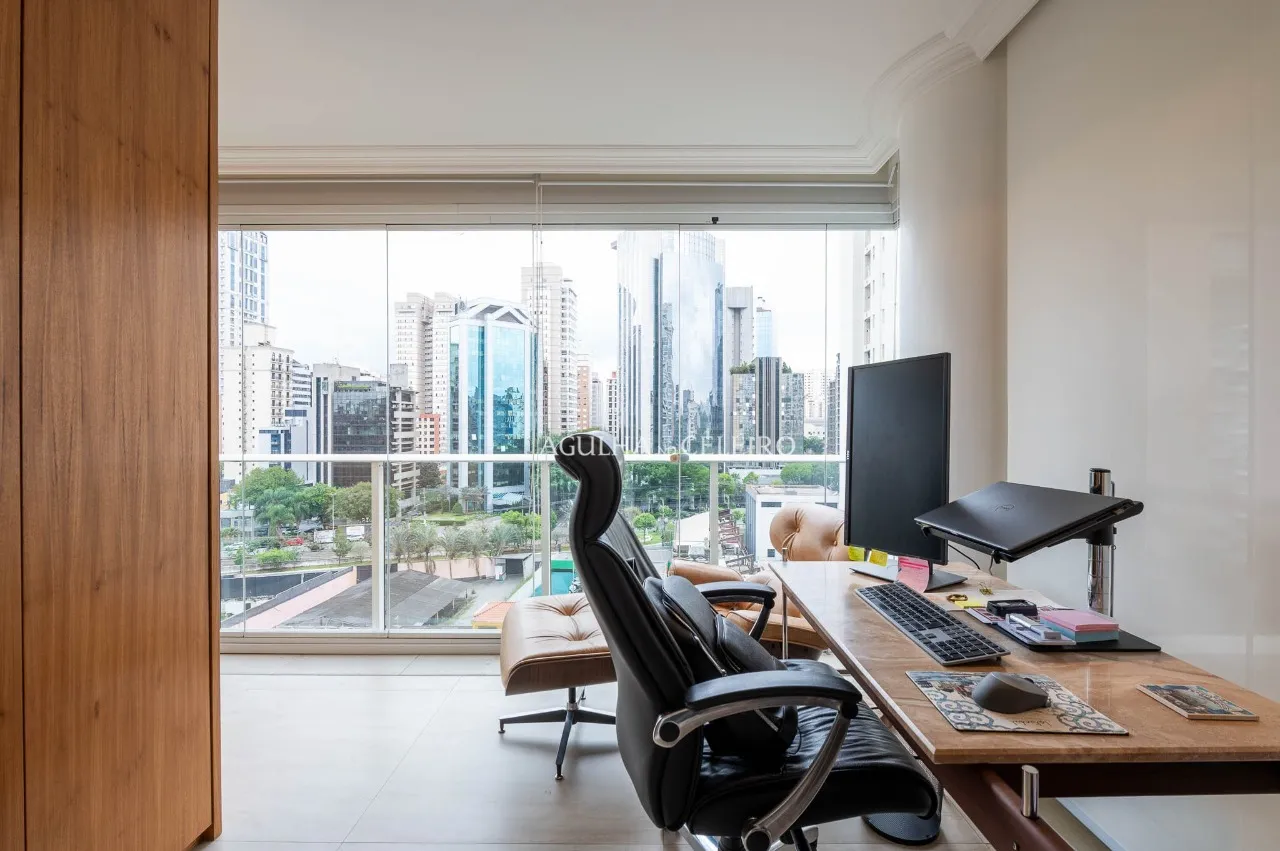 Apartamento bem iluminado à venda no Itaim Bibi – 20964