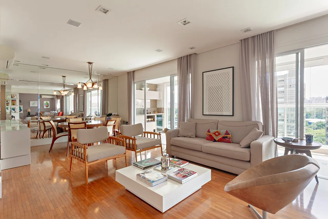 Apartamento à venda em Moema, vista para o Parque Ibirapuera. – 21231