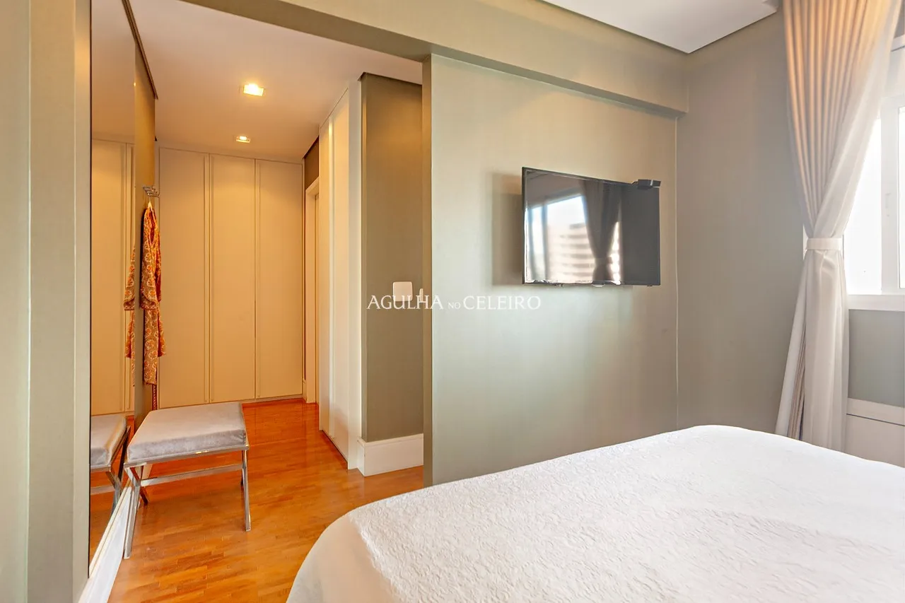 Apartamento à venda em Moema, vista para o Parque Ibirapuera. – 21231