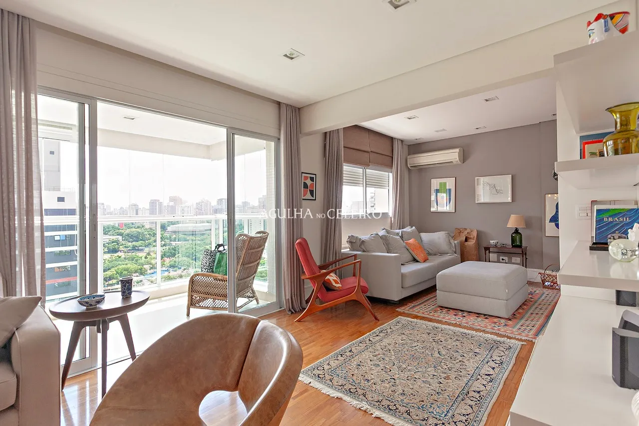 Apartamento à venda em Moema, vista para o Parque Ibirapuera. – 21231