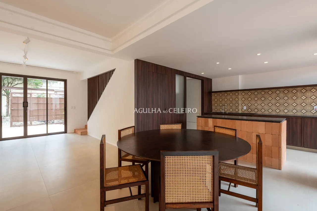 Casa de vila impecável para locação na Vila Nova Conceição – 21333