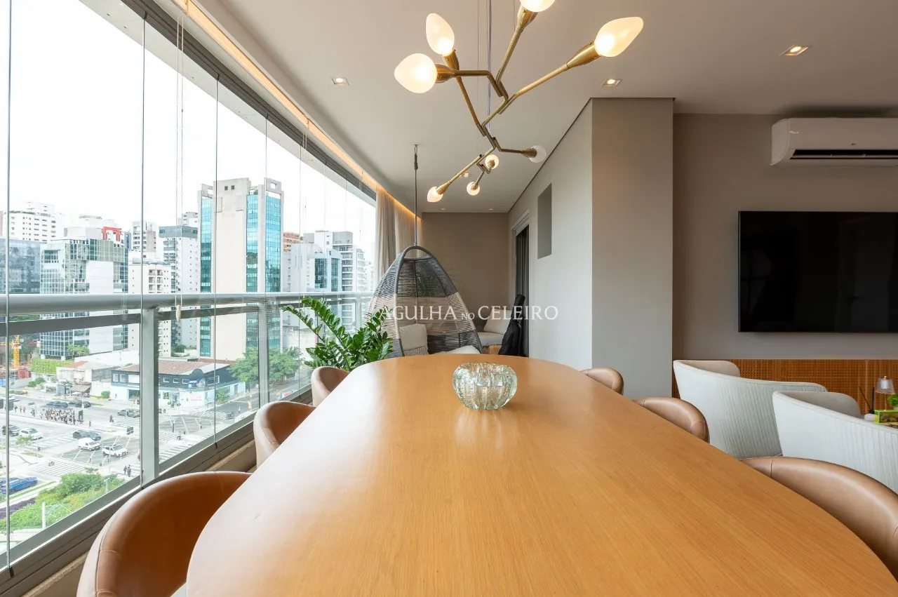 Um apartamento irretocável e mobiliado no Itaim – 21340