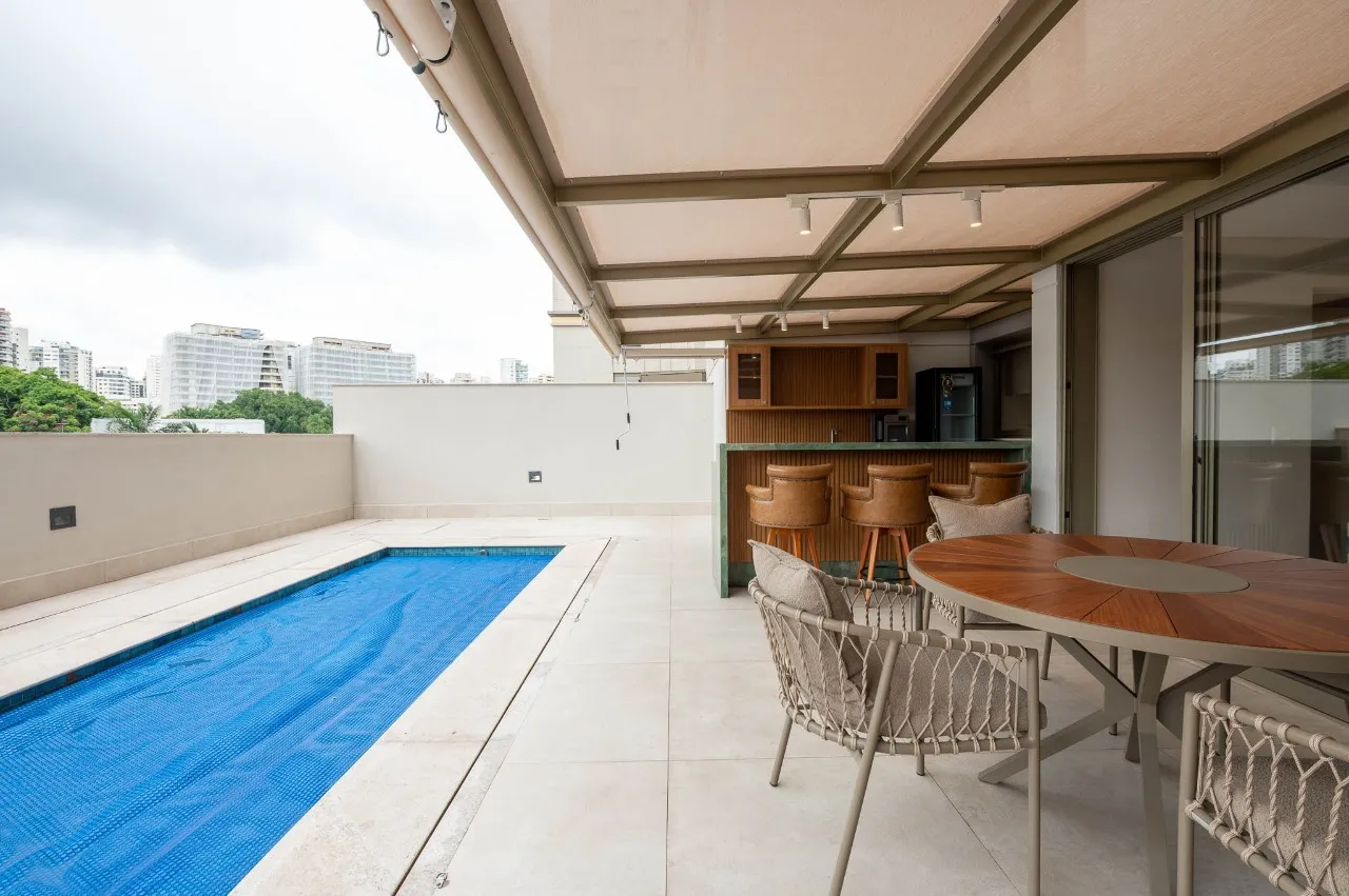 Há imóveis que são especiais, como este garden incrível vendido mobiliado ao lado do Parque Ibirapuera. – 21342