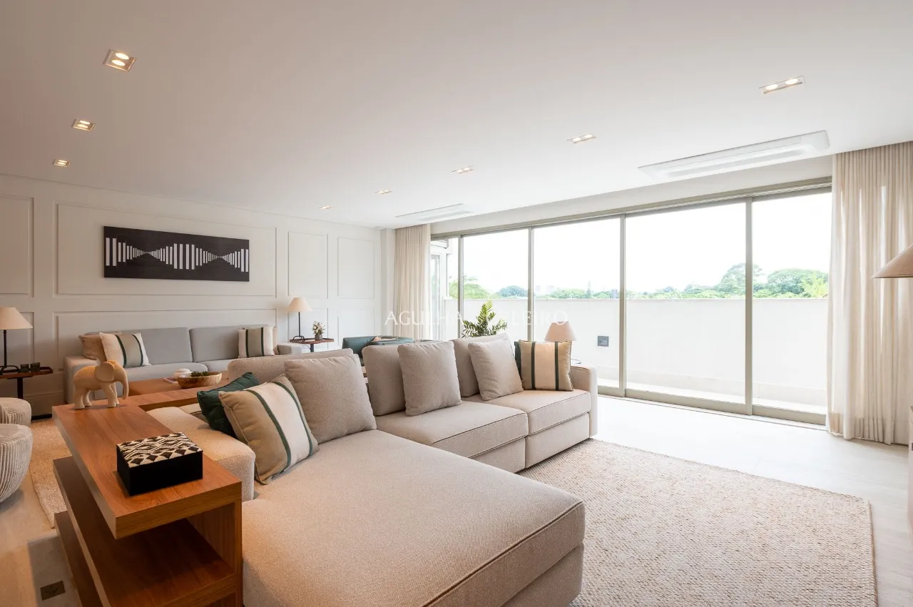 Há imóveis que são especiais, como este garden incrível vendido mobiliado ao lado do Parque Ibirapuera. – 21342