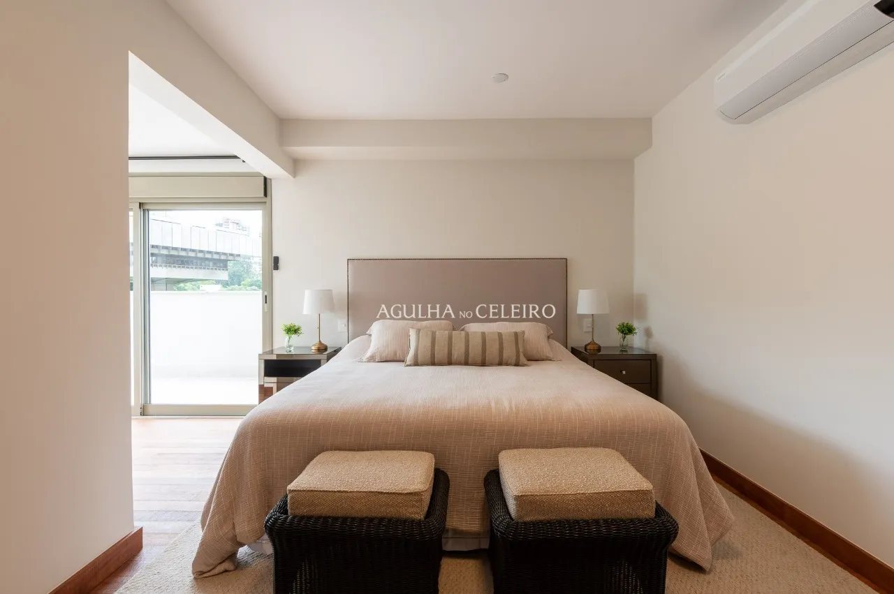 Há imóveis que são especiais, como este garden incrível vendido mobiliado ao lado do Parque Ibirapuera. – 21342