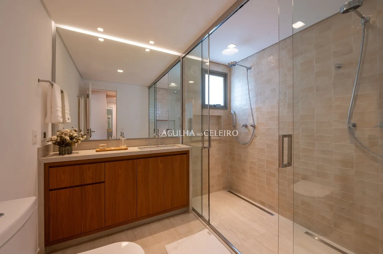 Há imóveis que são especiais, como este garden incrível vendido mobiliado ao lado do Parque Ibirapuera. – 21342