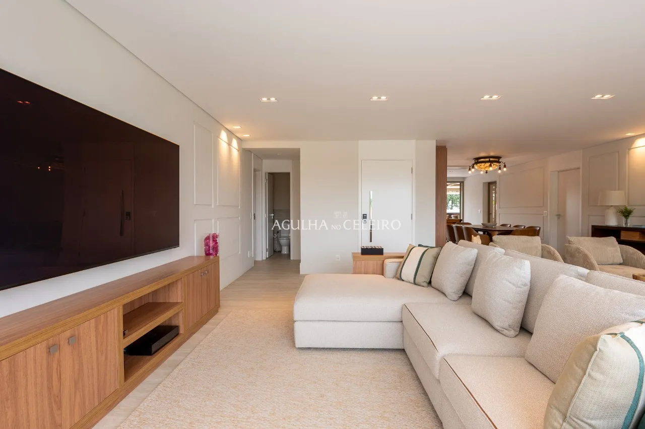 Há imóveis que são especiais, como este garden incrível vendido mobiliado ao lado do Parque Ibirapuera. – 21342