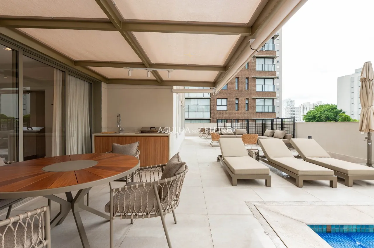 Há imóveis que são especiais, como este garden incrível vendido mobiliado ao lado do Parque Ibirapuera. – 21342