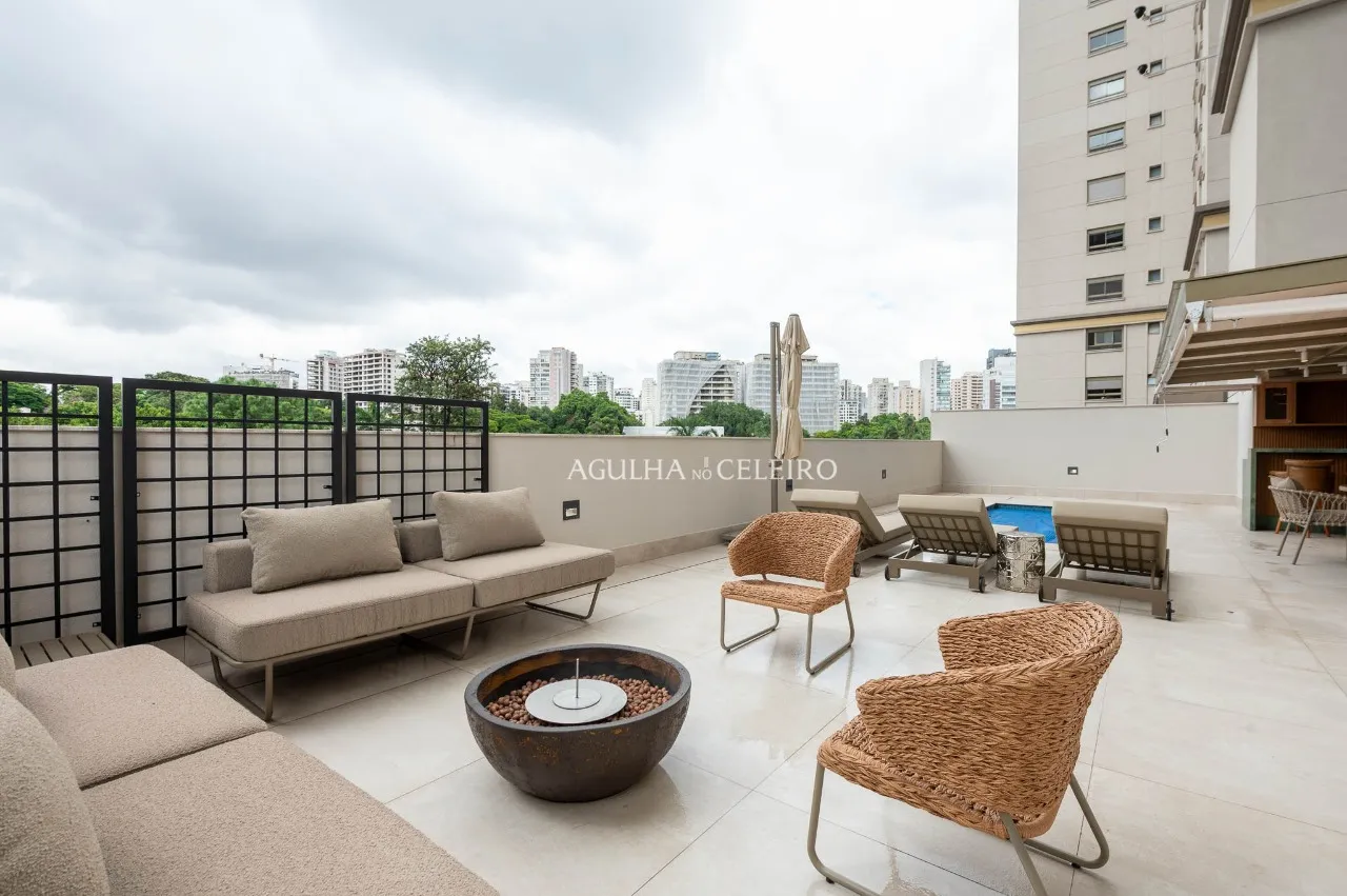 Há imóveis que são especiais, como este garden incrível vendido mobiliado ao lado do Parque Ibirapuera. – 21342