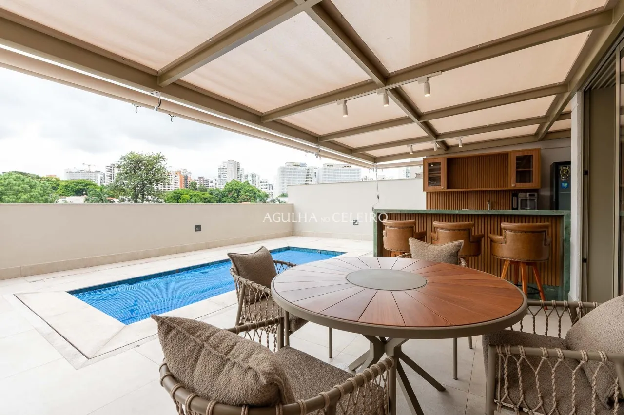 Há imóveis que são especiais, como este garden incrível vendido mobiliado ao lado do Parque Ibirapuera. – 21342