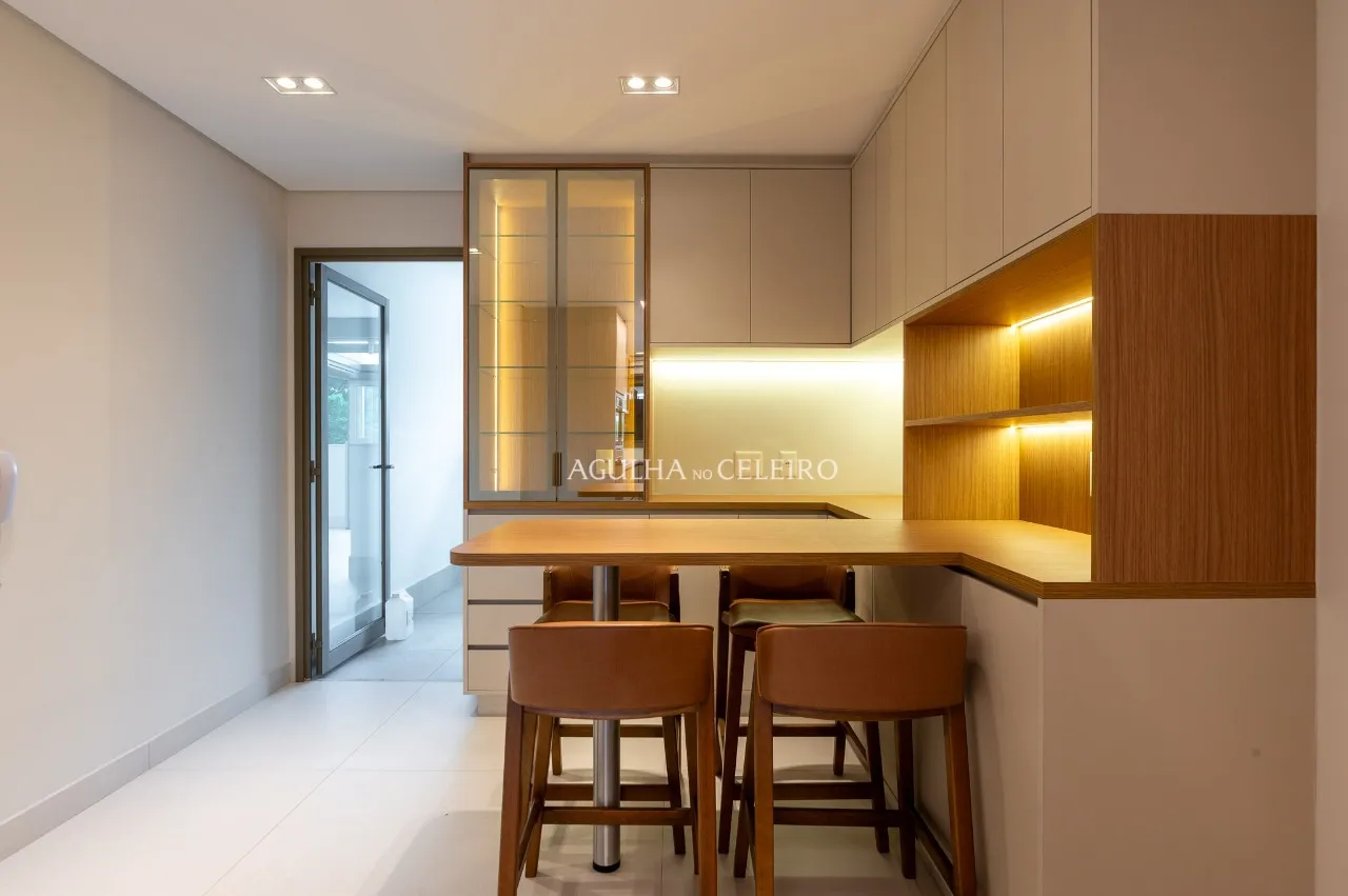 Há imóveis que são especiais, como este garden incrível vendido mobiliado ao lado do Parque Ibirapuera. – 21342