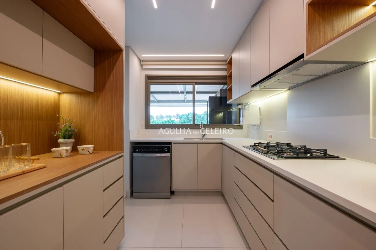 Há imóveis que são especiais, como este garden incrível vendido mobiliado ao lado do Parque Ibirapuera. – 21342