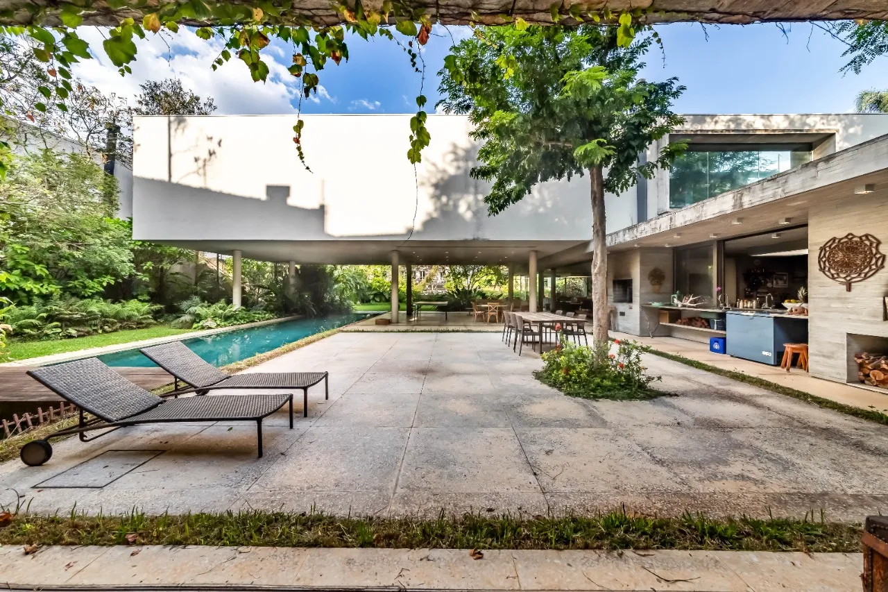 Casa com projeto assinado, cheio de luz natural e espaços integrados, no bairro Cidade Jardim. – 21365