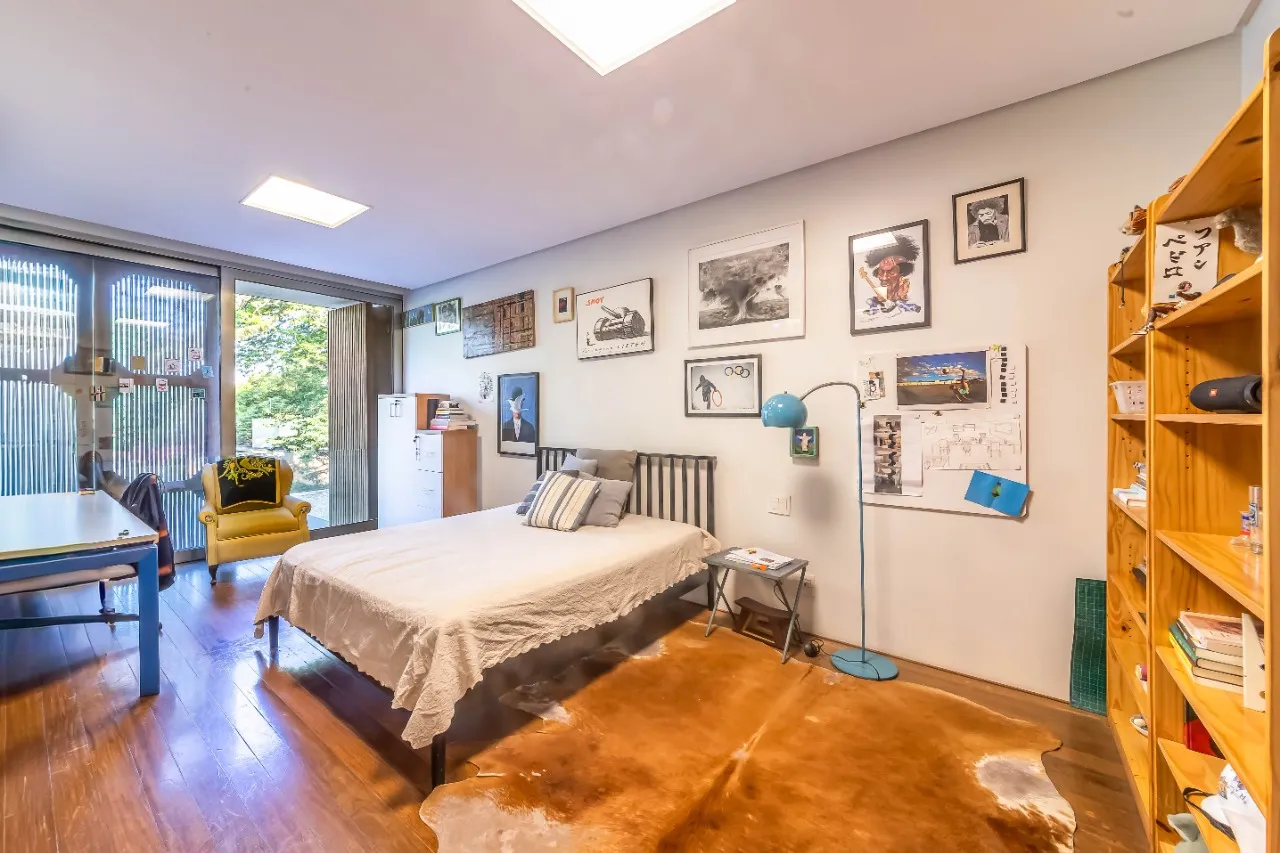 Casa com projeto assinado, cheio de luz natural e espaços integrados, no bairro Cidade Jardim. – 21365