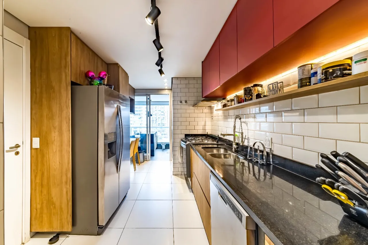 Apartamento mobiliado com duas varandas, marcenaria personalizada e luz natural, no Brooklin. – 21368