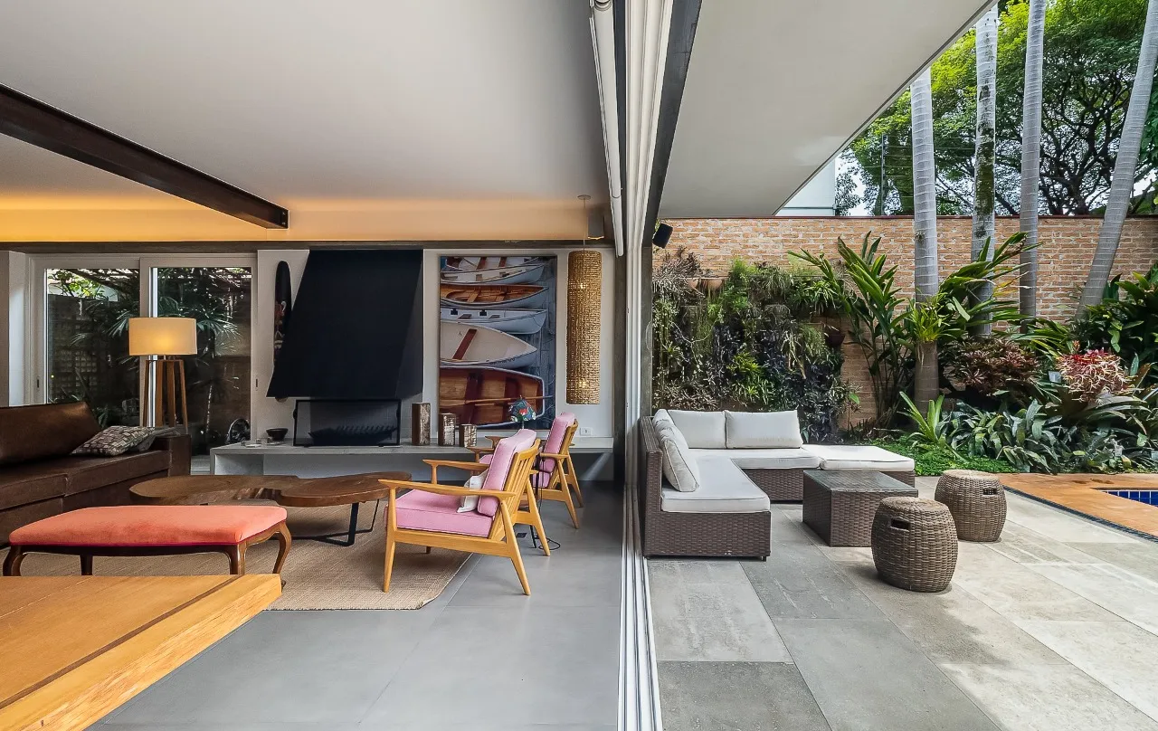 Casa com reforma atual, integração total e área externa para viver bem, no Alto de Pinheiros. – 21369