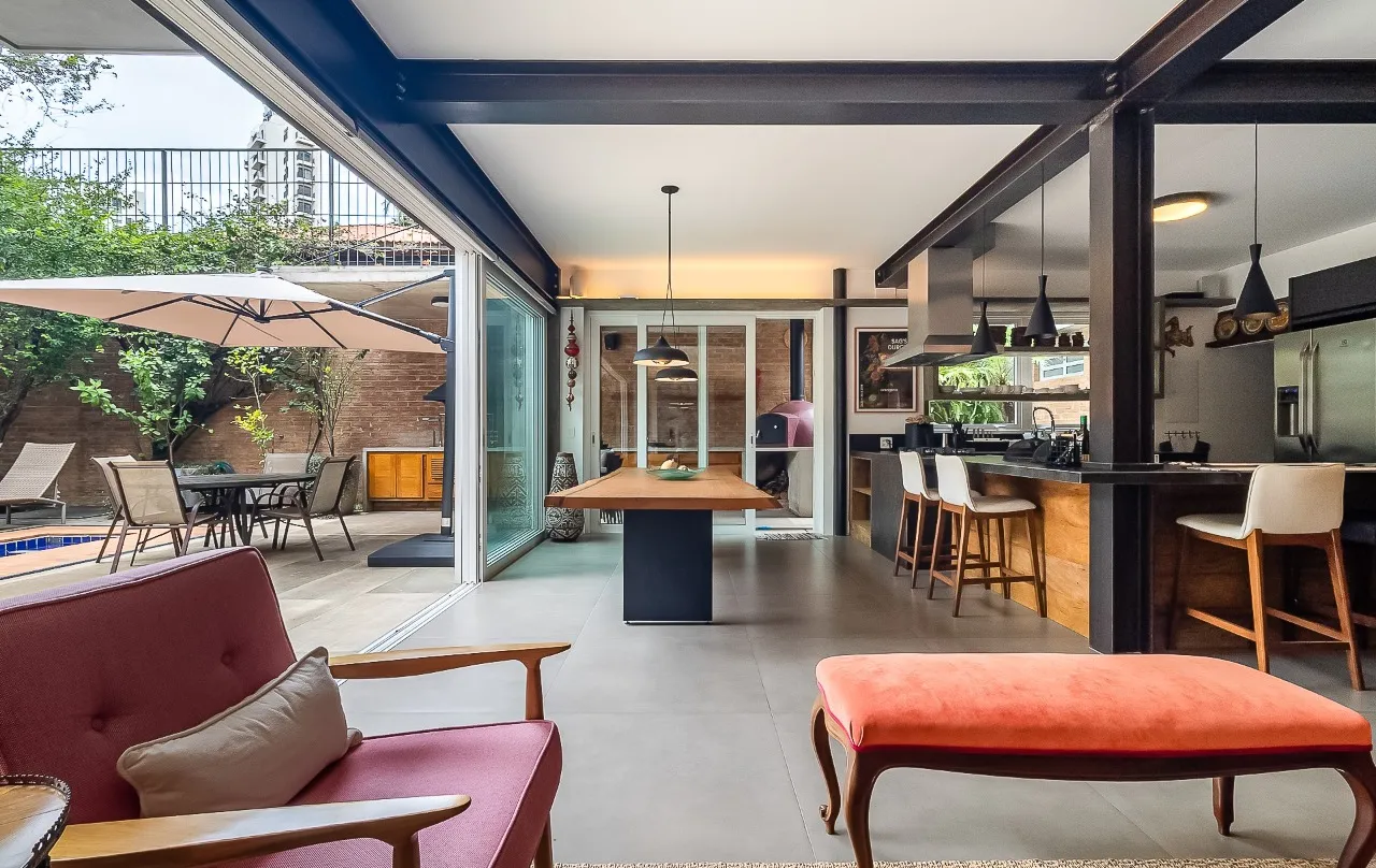 Casa com reforma atual, integração total e área externa para viver bem, no Alto de Pinheiros. – 21369