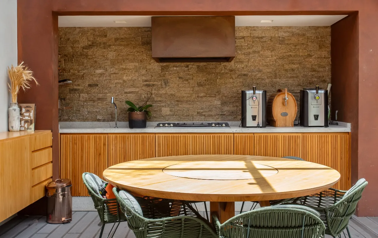 Casa reformada, com área externa linda e planta agradável para viver no melhor do Jardim Paulista. – 21370