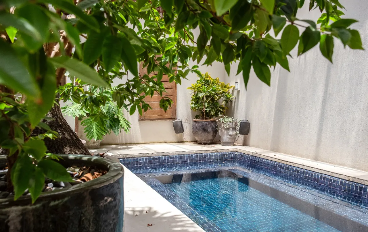 Casa reformada, com área externa linda e planta agradável para viver no melhor do Jardim Paulista. – 21370