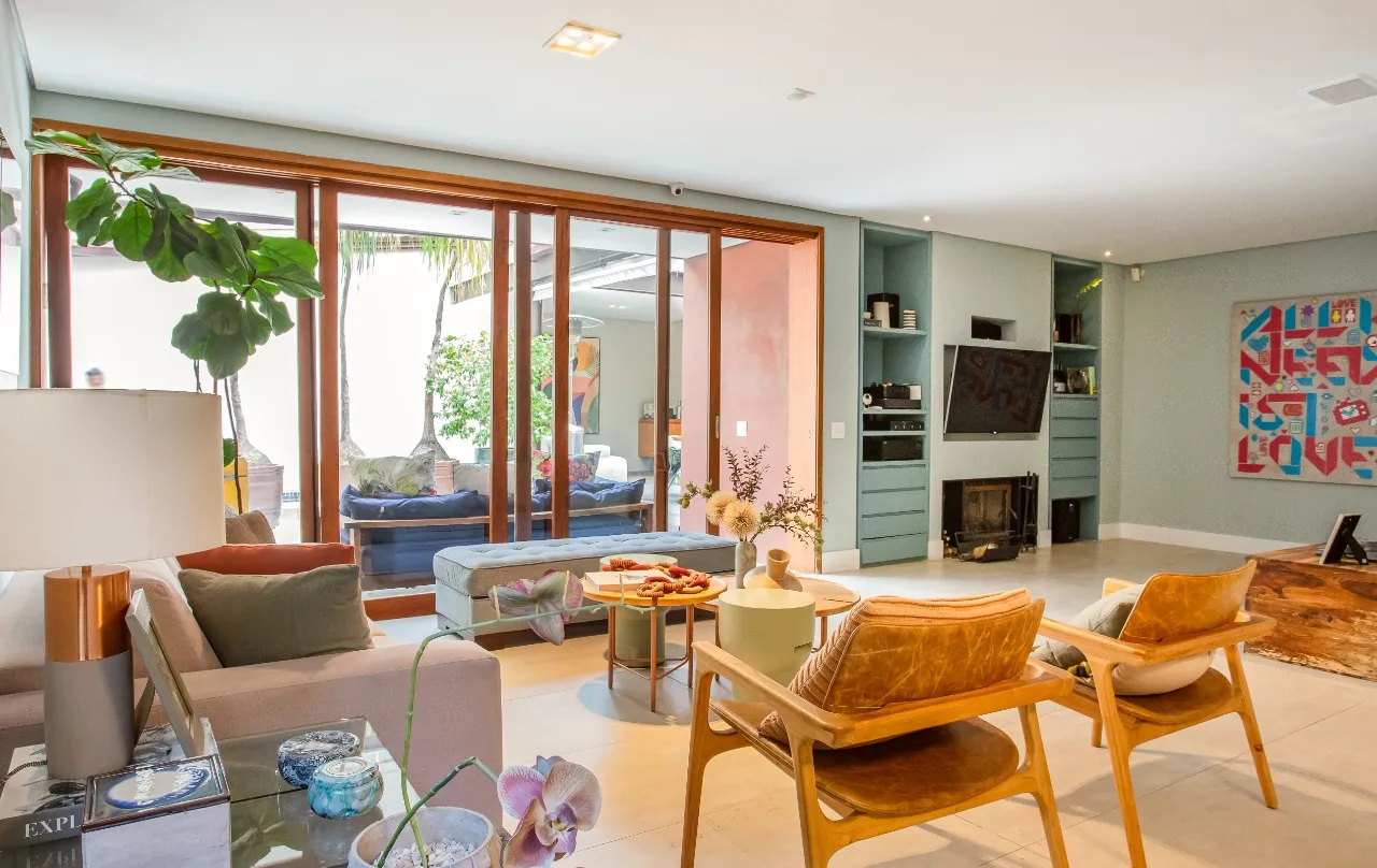 Casa reformada, com área externa linda e planta agradável para viver no melhor do Jardim Paulista. – 21370