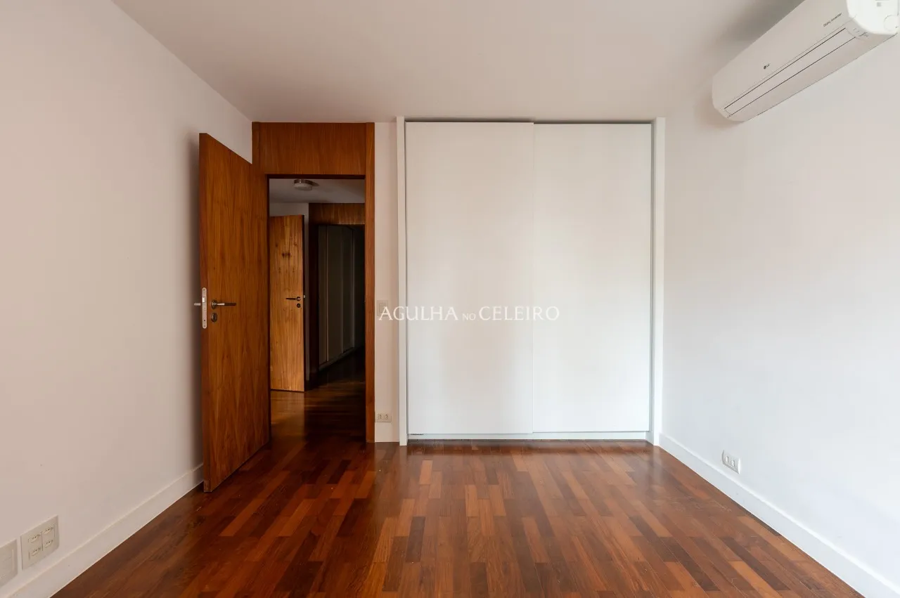 Apartamento espaçoso próximo ao Parque do Povo à venda no Itaim Bibi – 21379