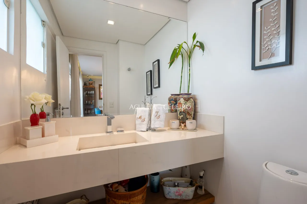 Cobertura à venda em Moema Pássaros. – 21382