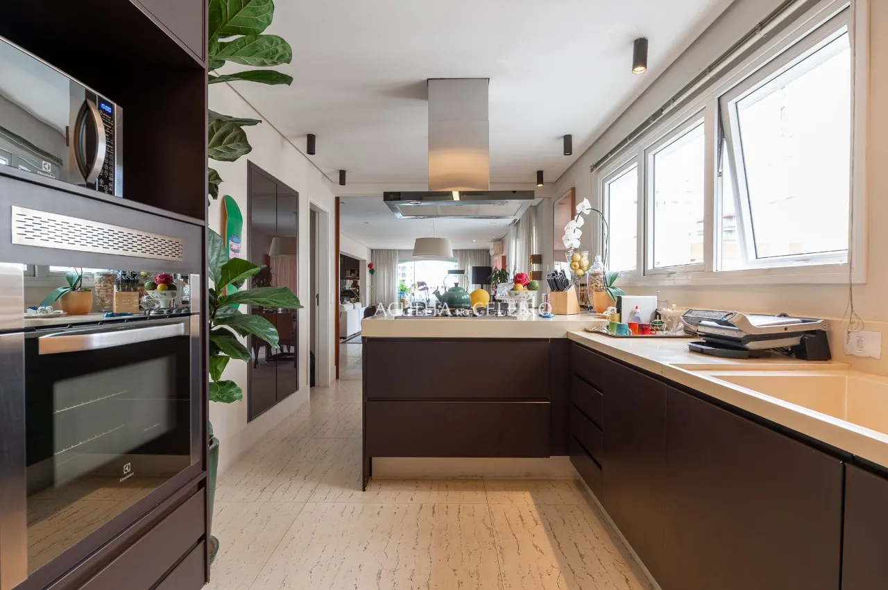 Apartamento à venda no Jardim Paulista com varanda, ambientes integrados e muita luz natural – 21409