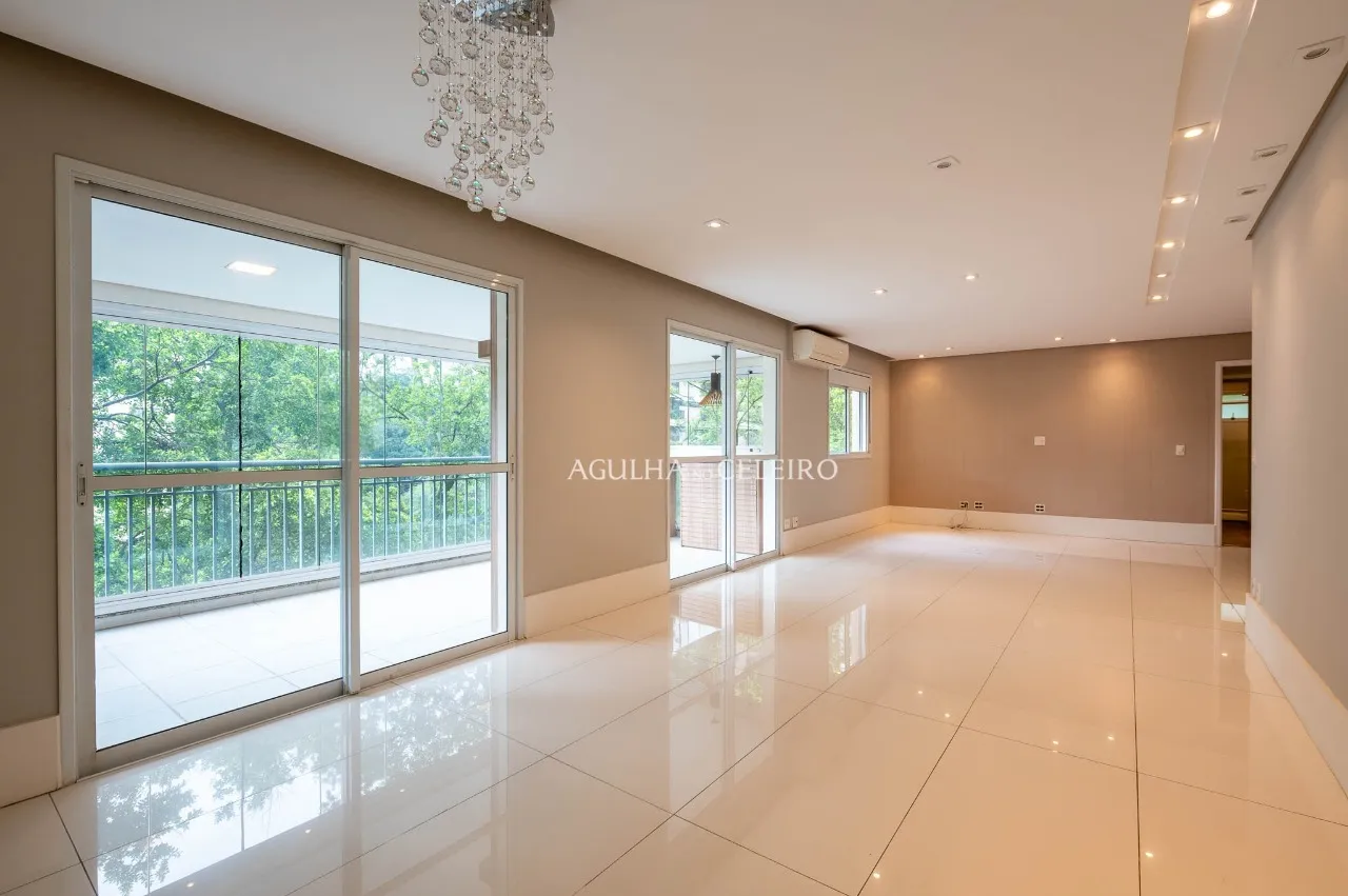 Apartamento amplo e muito agradável. – 21427