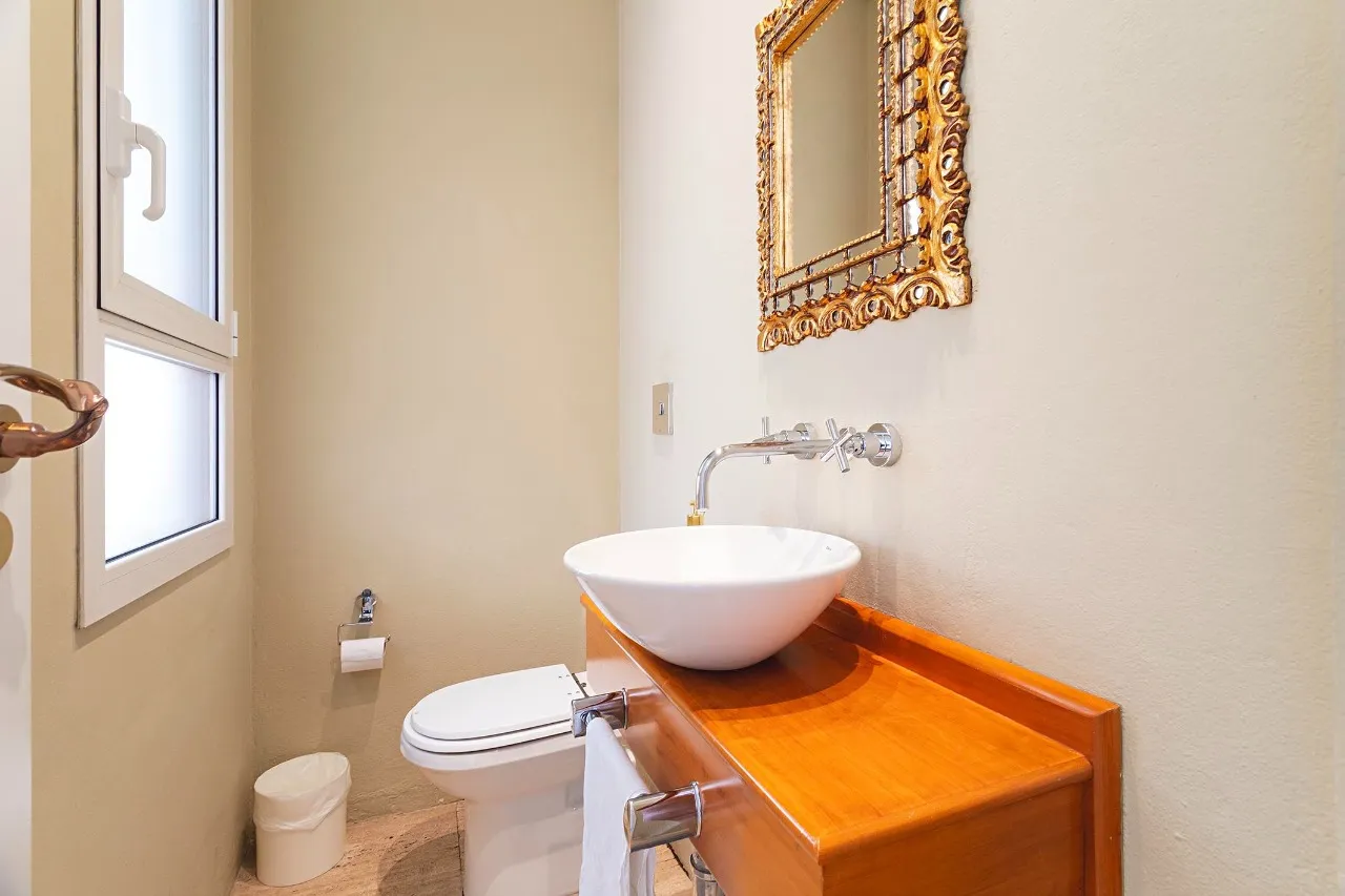 Casa com projeto assinado em rua fechada no Jardim América – 21463