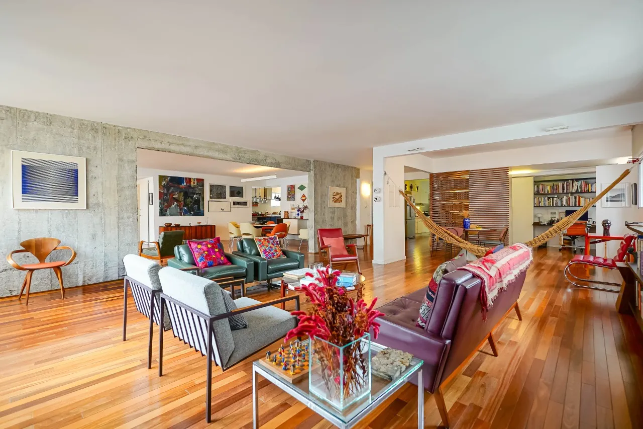 Apartamento único, resultado da junção de duas unidades, com arte e amplitude raras, no Jardim América.. – 21473