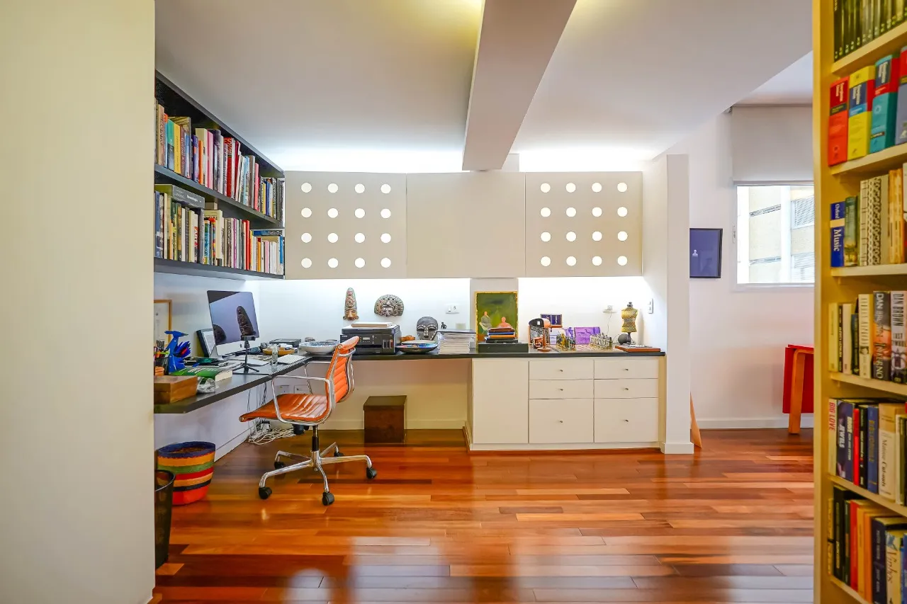 Apartamento único, resultado da junção de duas unidades, com arte e amplitude raras, no Jardim América.. – 21473