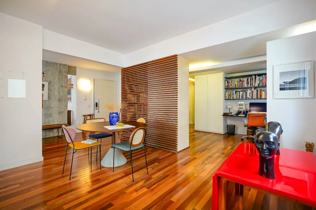 Apartamento único, resultado da junção de duas unidades, com arte e amplitude raras, no Jardim América.. – 21473