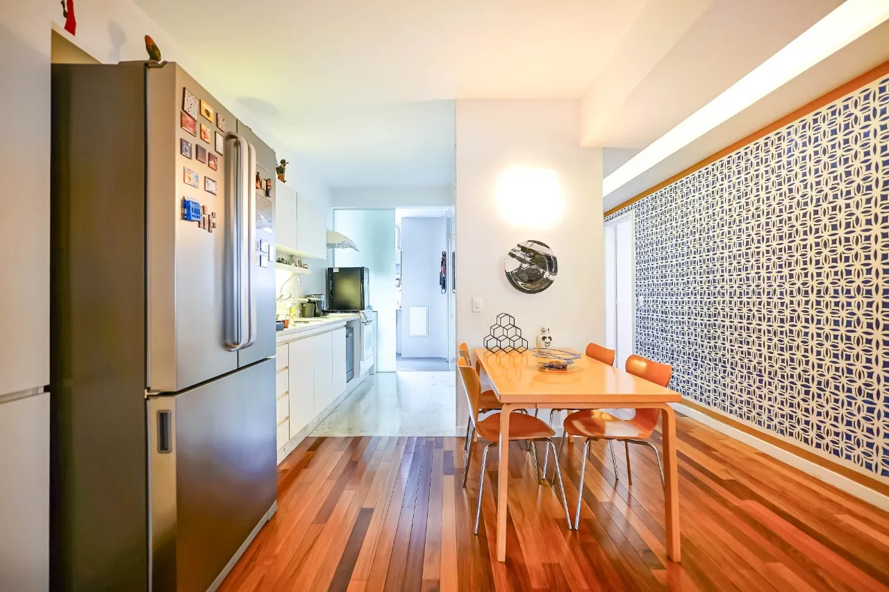 Apartamento único, resultado da junção de duas unidades, com arte e amplitude raras, no Jardim América.. – 21473