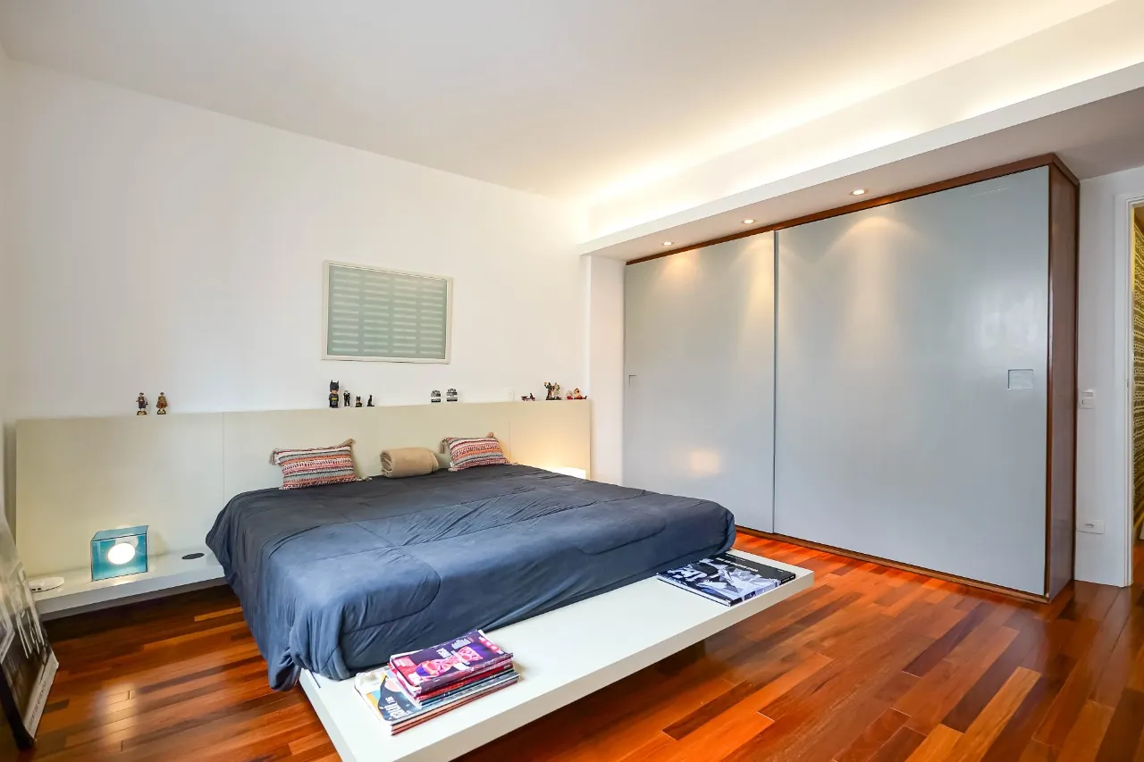 Apartamento único, resultado da junção de duas unidades, com arte e amplitude raras, no Jardim América.. – 21473