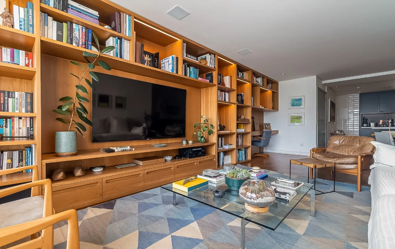 Apartamento recém-reformado, cheio de luz e com clima clássico atualizado, no Jardim América. – 21481