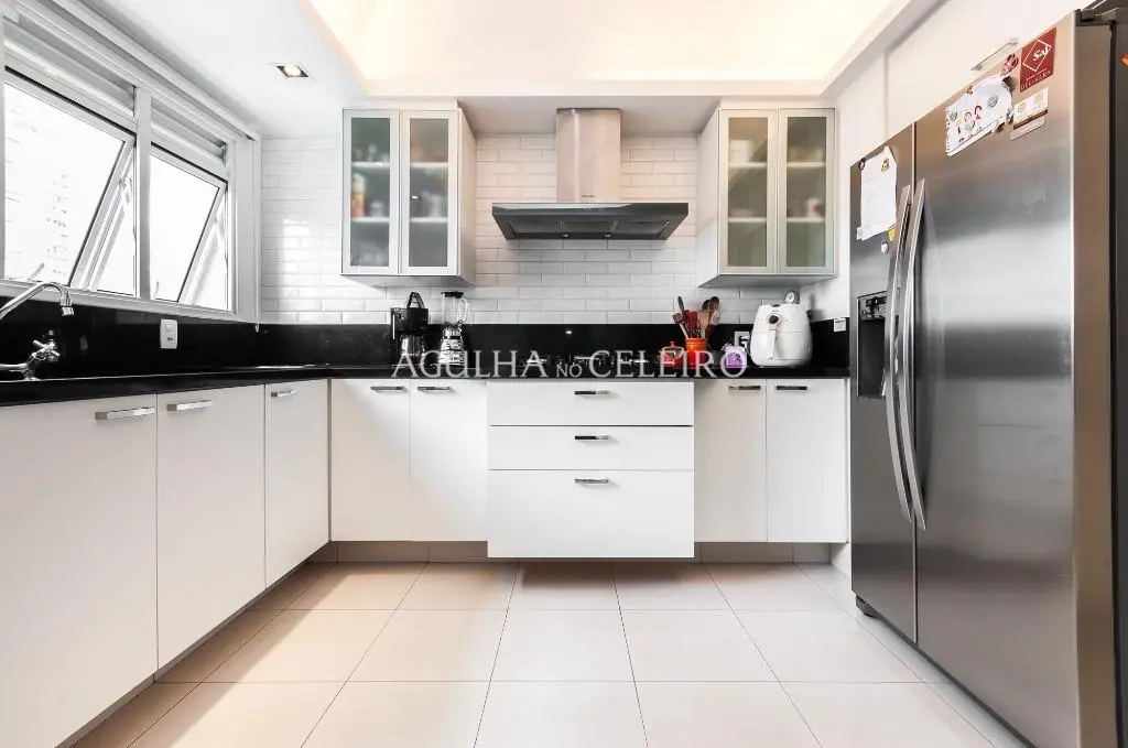 Locação mobiliada em condomínio desejado na Vila Nova Conceição. – AP3711