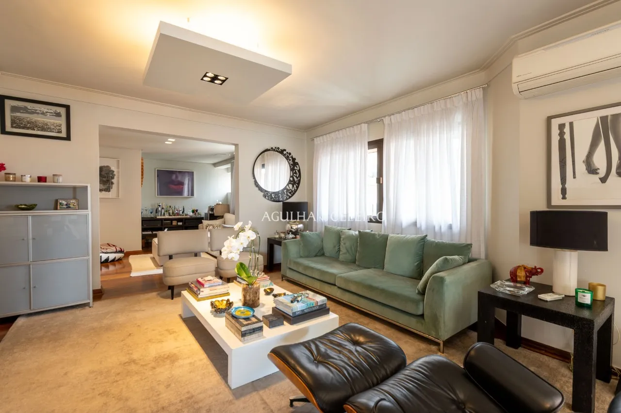 Apartamento com sacada à venda no Jardim Europa. – AP5579