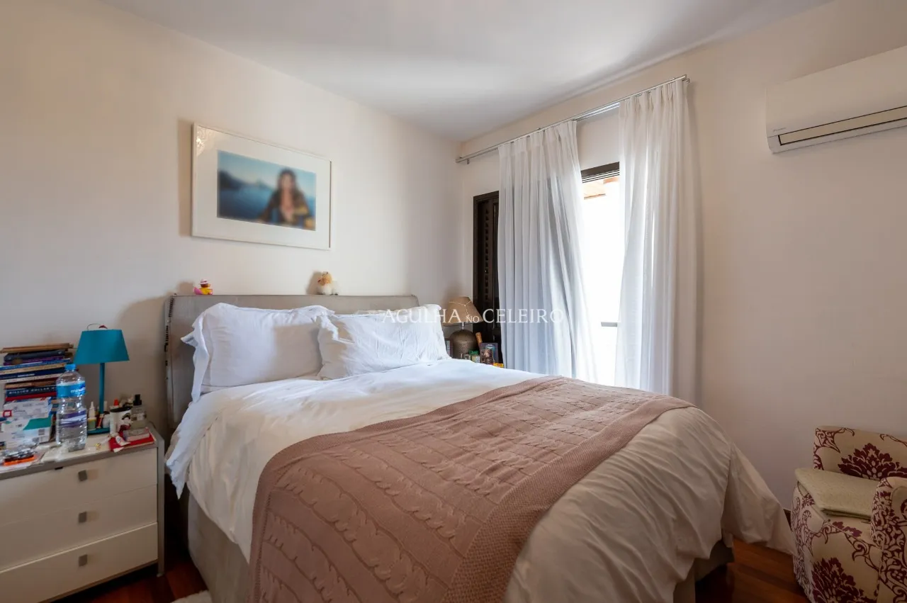 Apartamento com sacada à venda no Jardim Europa. – AP5579