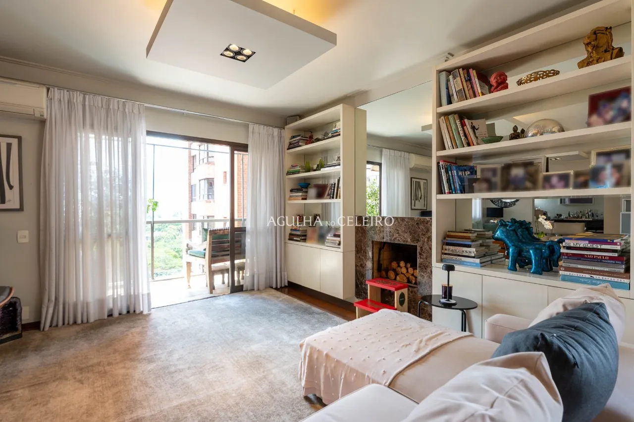 Apartamento com sacada à venda no Jardim Europa. – AP5579