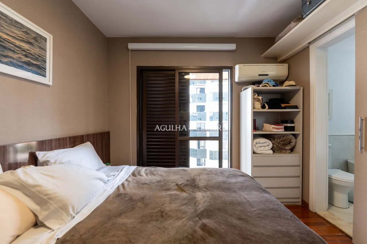 Apartamento com sacada à venda no Jardim Europa. – AP5579