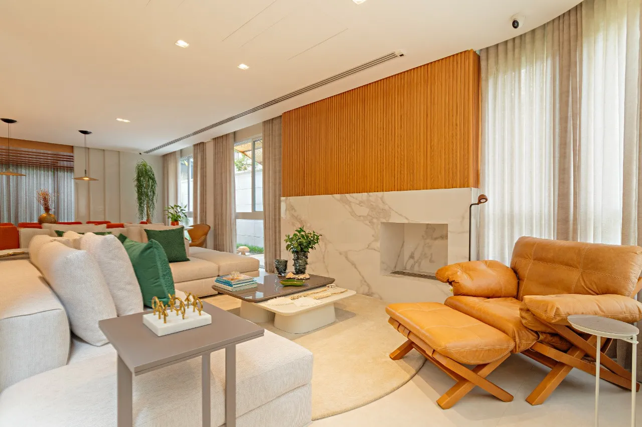 Casa em condomínio ao lado do Parque Ibirapuera com projeto contemporâneo – CA0387