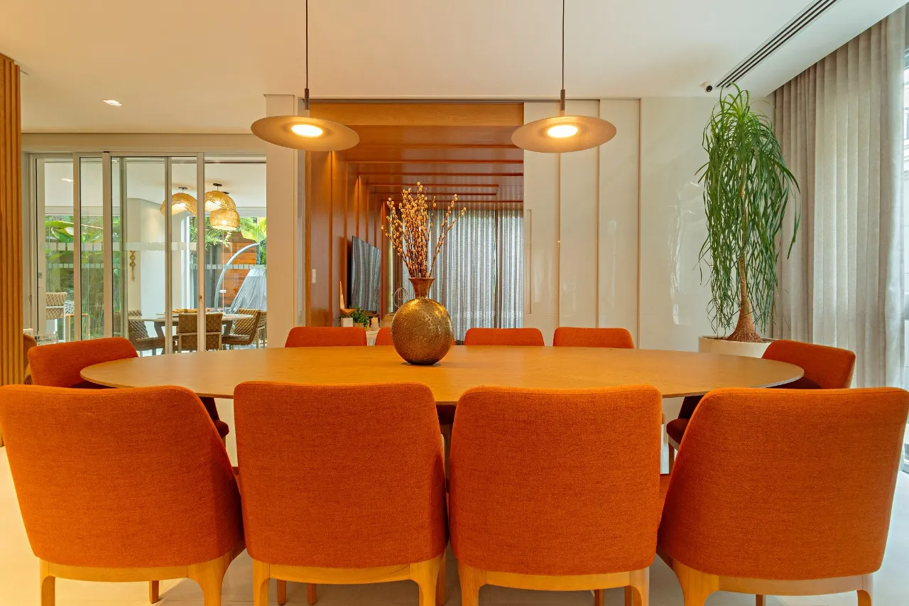 Casa em condomínio ao lado do Parque Ibirapuera com projeto contemporâneo – CA0387