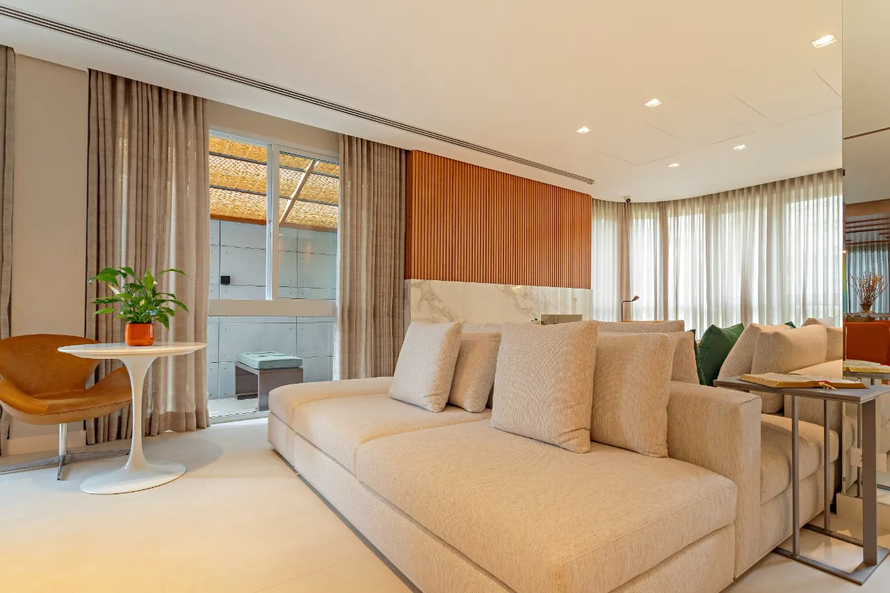 Casa em condomínio ao lado do Parque Ibirapuera com projeto contemporâneo – CA0387